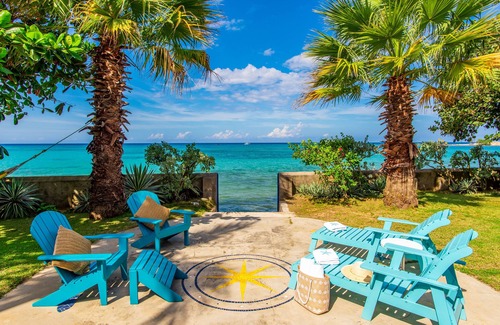 Runaway Bay Cabaña | Bahia - encantadora cabaña de playa, loft de madera y persianas, jardín, personal