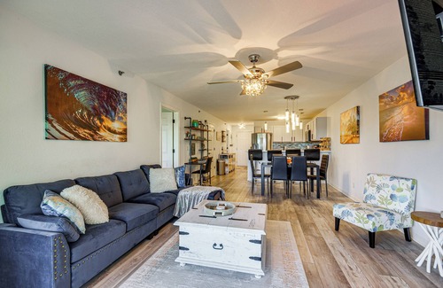 Osage Beach Condominio | Balcony w/ Marina Views: Lake Ozark Hideaway!