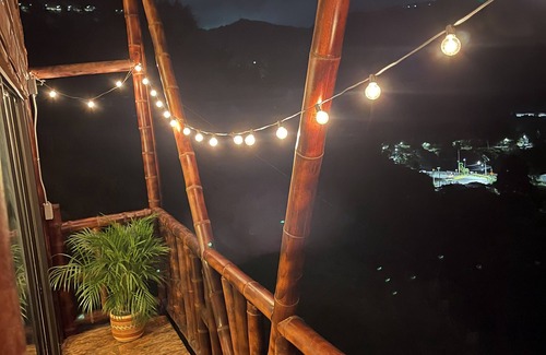 Medellin Cabina | Bamboo lodge, cabaña perdida en el bosque