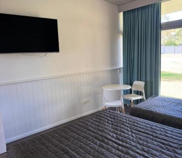 Banana Hotel | Banana Hotel Motel