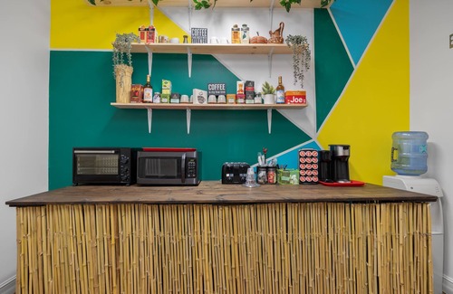 Orlovista Hotel | Banana Leaf Villa-Vintage Vibes Premium Room