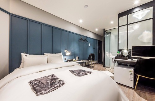 Pangbaeil-tong Hotel | Bangbae Style