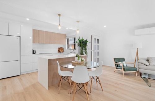 Forster Villa | Banksia Breeze Villa - 100m to One Mile Beach