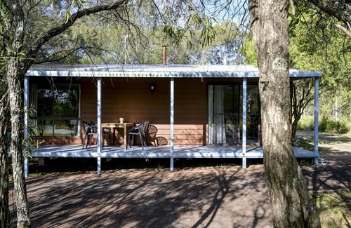 Pokolbin Cabina | Banksia Cabin 4 - 2 bedroom with 2 x queen beds