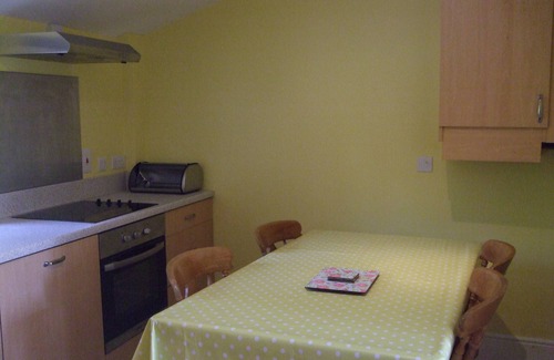 Llanvetherine Casa | Conversión Granero en un hermoso campo, capacidad para 4