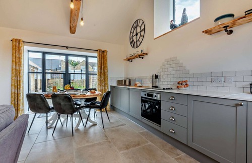 Chipping Norton Cabaña | Barn conversion with spectacular views - Fox Cottage