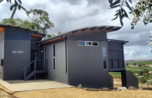 Lyndoch Villa | Barossa Pavilions - a luxurious, self-contained, hillside retreat