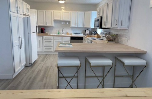 Port Orford Casa | Battle Rock Beach House - Port Orford Renovated 4 Bedroom one level living