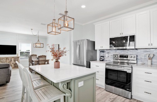 Fort Morgan Pines Casa | Bay Dreams - Pet-Friendly Bay Home