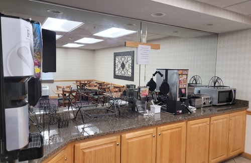 Cherokee Hotel | Bay Mountain Inn