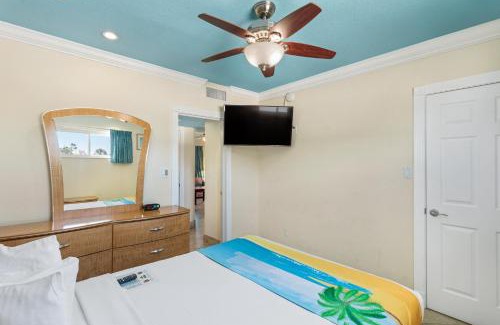 Belle Vista Hotel | Bay Palms Waterfront Resort - Hotel and Marina