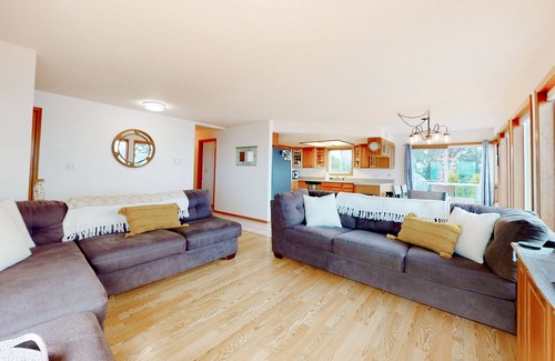 Camano Island Casa | Bayfront home with amazing water & mountain views, deck, lawn, grill, streaming