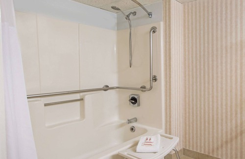 Bartonsville Hotel | Baymont by Wyndham Bartonsville Poconos