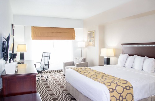 Delavan Hotel | Baymont by Wyndham Delavan Near Lake Geneva