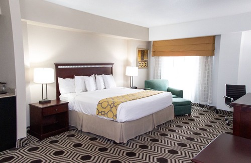 Delavan Hotel | Baymont by Wyndham Delavan Near Lake Geneva