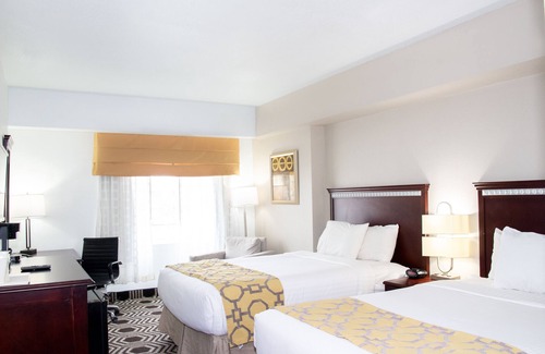 Delavan Hotel | Baymont by Wyndham Delavan Near Lake Geneva