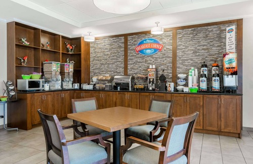 Erie Hotel | Baymont by Wyndham Erie