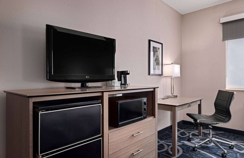 Waterloo Hotel | Baymont by Wyndham Waterloo