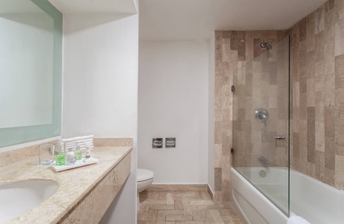 Lázaro Cárdenas Hotel | Baymont Inn and Suites Lazaro Cardenas