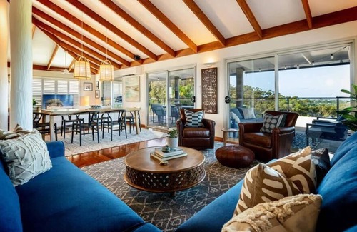 Buderim Casa | Bayu Lookout: Buderim escape with coastline views!