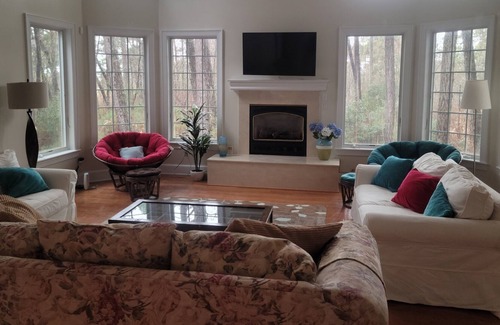 Bay Ridge Casa | Bayview Point-200' of PRIVATE beach with this estate. Sleeps 12.