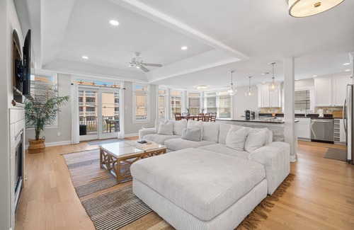 Southend Casa | Bloque de playa, plano de planta abierto, ideal para familias grandes, cubiertas grandes. ¡¡¡Prístino!!!