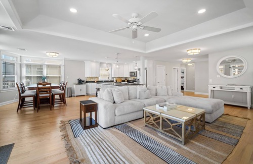 Southend Casa | Bloque de playa, plano de planta abierto, ideal para familias grandes, cubiertas grandes. ¡¡¡Prístino!!!