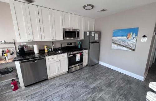 Brigantine Apartamento | Beach Block Parking Modern Decor Porch