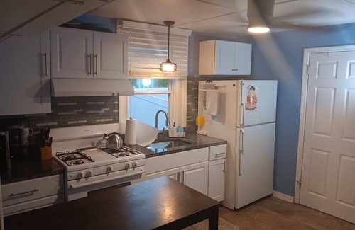 Point Pleasant - Toms River Casa | Beach Bungalow in peaceful Toms River with AC, WiFi, beach badges.