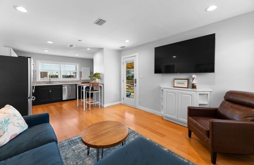 Gulf Shores Cabaña | Beach Cottage - excellent Gulf Shores location with easy beach access