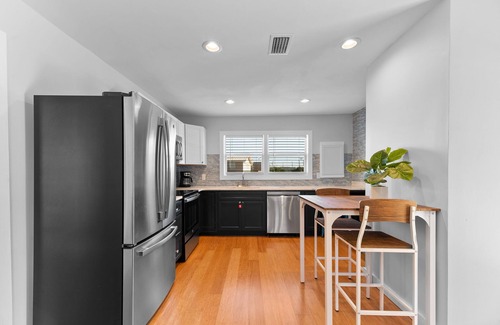 Gulf Shores Cabaña | Beach Cottage - excellent Gulf Shores location with easy beach access