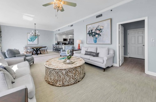 Crescent Beach Condominio | 🏖️Beach Front-Newly Renovated-Stunning Views-3BR Sterling Beach #301🏖️