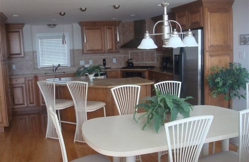 Sea Isle City Condominio | Privacidad frente a la playa. Ubicado entre los calles 52 y 53. ¡Guauu!