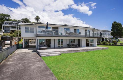 Maraetai Casa | Beach Front Resort!