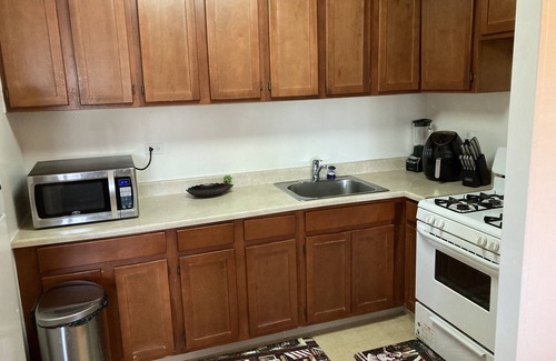 Queens Apartamento | Beach Front unit with beautiful boardwalk conveniently steps away.