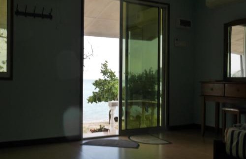 Pulau Tuba Villa | Beach Front Villa 1 pasir panjang