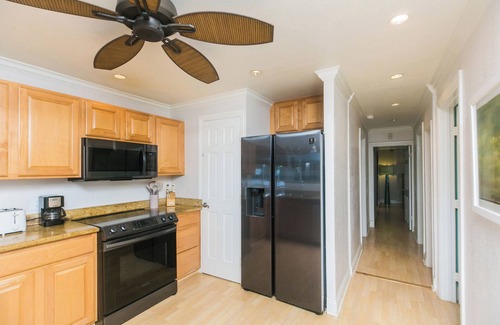 Waialua Casa | Beach Oasis: Beach front North shore cozy resort with spa and private garden