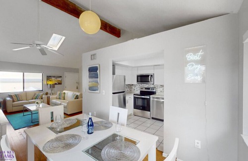 Siesta Key Village Chalet De Esquí | Beach Rd, 300ft to Beach Access & 500ft to Siesta Key Village, 2bdr