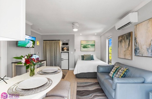 Siesta Key Village Chalet De Esquí | Beach Rd, 300ft to Beach Access & 500ft to Siesta Key Village, Studio