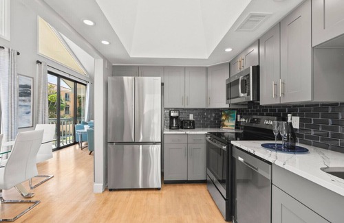 Siesta Key Village Chalet De Esquí | Beach Rd, 300ft to Beach Access & 500ft to Siesta Key Village, 2bdr