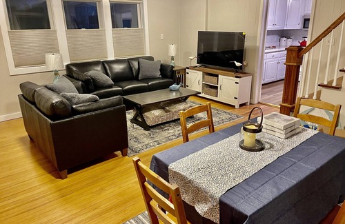 Niantic Casa | Beach Ready 3-bdrm house, Short Walk to Private Beach and Park, Lots of Parking