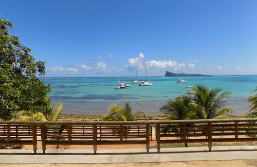 Bain Boeuf Casa | The Beach Retreat, dúplex con piscina en un gran jardín tropical