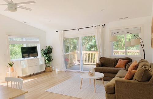 La Selva Beach Apartamento | Beach Town Country Stay - 10 minute drive to the beach!