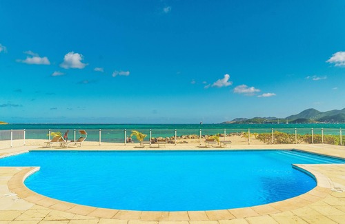Nettle Bay Villa | Maravilloso estudio en la playa, frente al mar, vista al mar, 1 terraza con jacuzzi