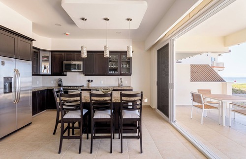 San Pedro Mixtepec Apartamento | Beachfront Condo in Peaceful Puerto Escondido at Vivo Resort