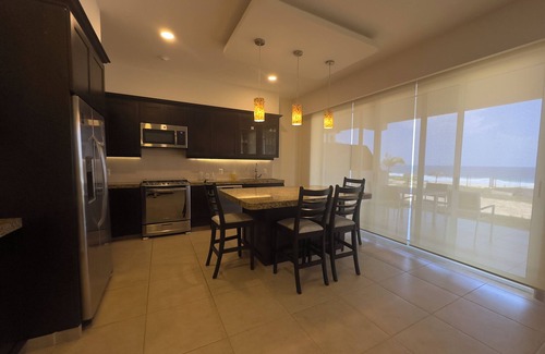 San Pedro Mixtepec Apartamento | Beachfront Condo in Peaceful Puerto Escondido at Vivo Resort