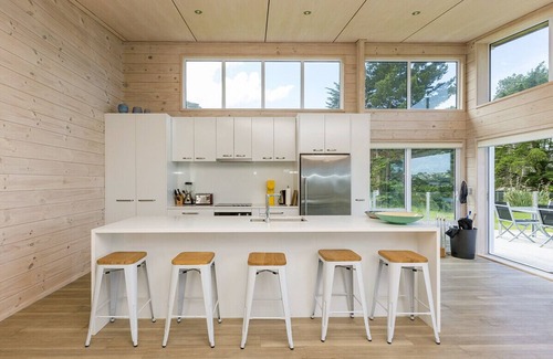 Snells Beach Cabaña | Beachfront Escape - Snells Beach Holiday Home