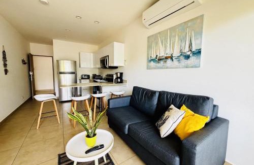 Bejuco Apartamento | Beachfront Getaway, AC, Pools and Sunset Views