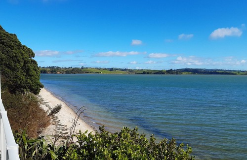 Clarks Beach Villa | Beachfront Luxury