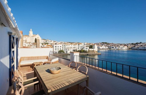 Cadaqués Apartamento | Beachfront Penthouse with Sea Views in CADAQUES
